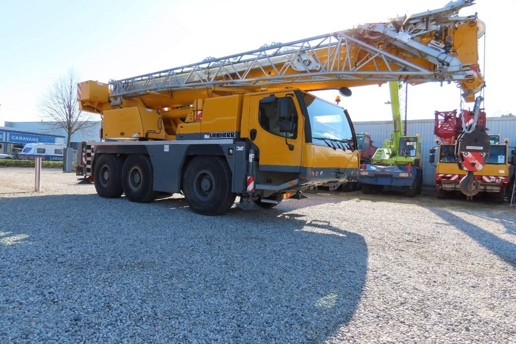 Liebherr LTM 1050-3.1 - All terrain crane: picture 2 Liebherr LTM 1050-3.1 - All terrain crane: picture 2