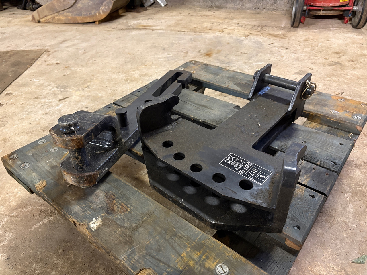 Valtra A75 - Attachment for Agricultural machinery: picture 1 Valtra A75 - Attachment for Agricultural machinery: picture 1