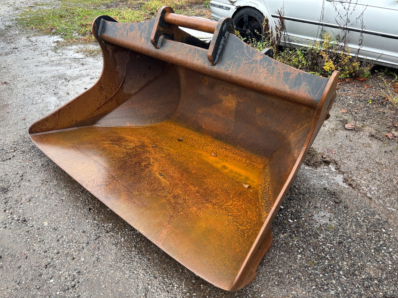 Cat S70 - Bucket: picture 1 Cat S70 - Bucket: picture 1