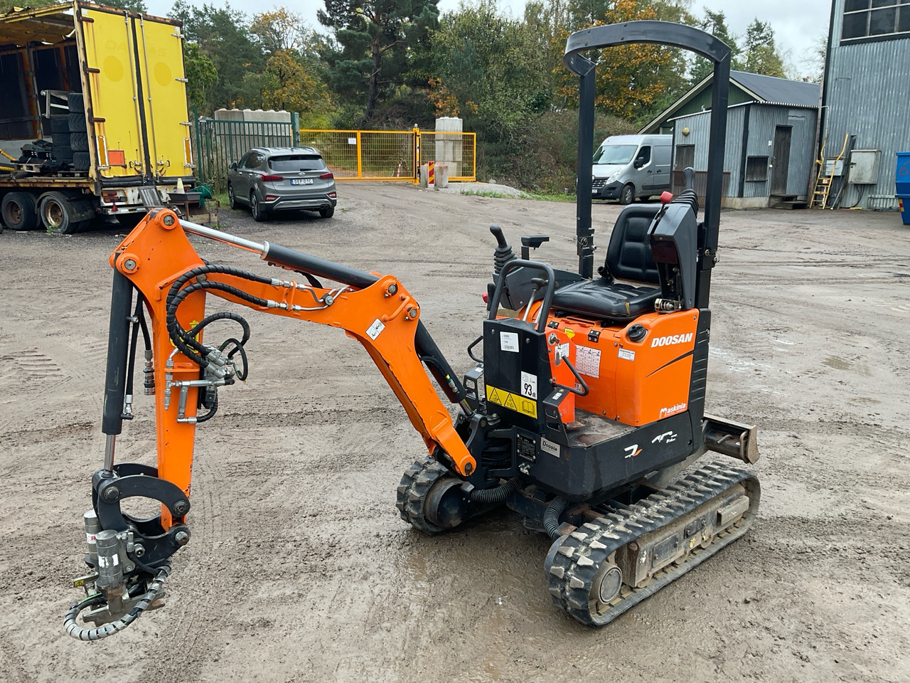 Doosan DX10Z - Excavator: picture 1 Doosan DX10Z - Excavator: picture 1