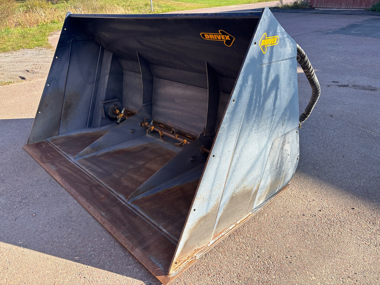 Drivex SS330-BM - Sand/ Salt spreader: picture 1 Drivex SS330-BM - Sand/ Salt spreader: picture 1