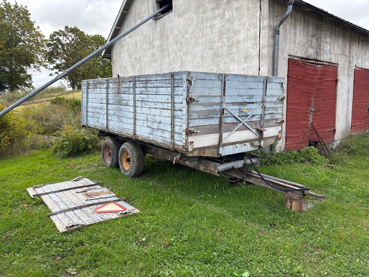 Gisebo - Farm trailer: picture 1 Gisebo - Farm trailer: picture 1