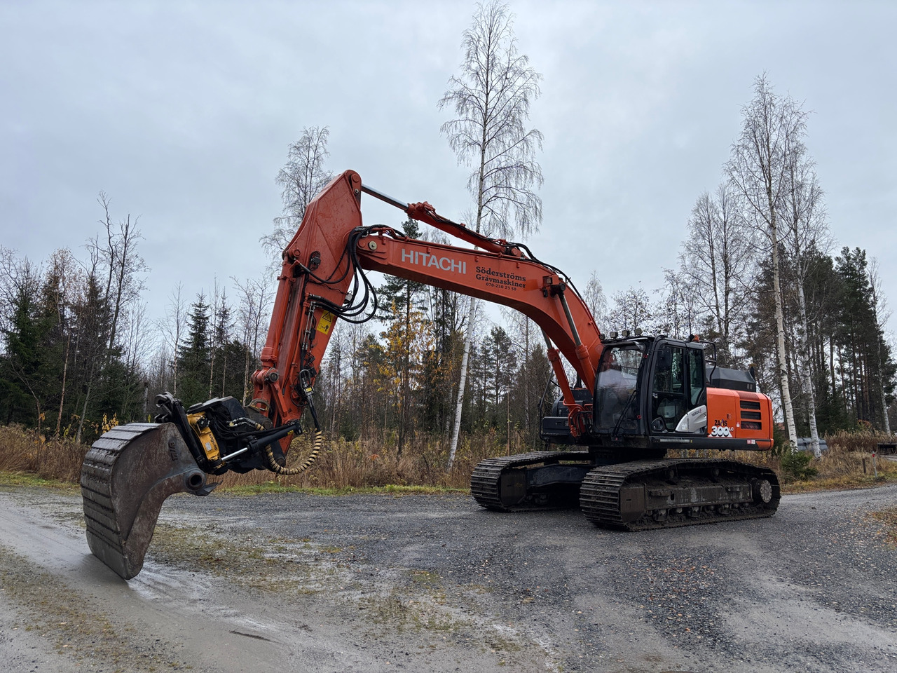 Hitachi ZX300LC-6 - Excavator: picture 1 Hitachi ZX300LC-6 - Excavator: picture 1
