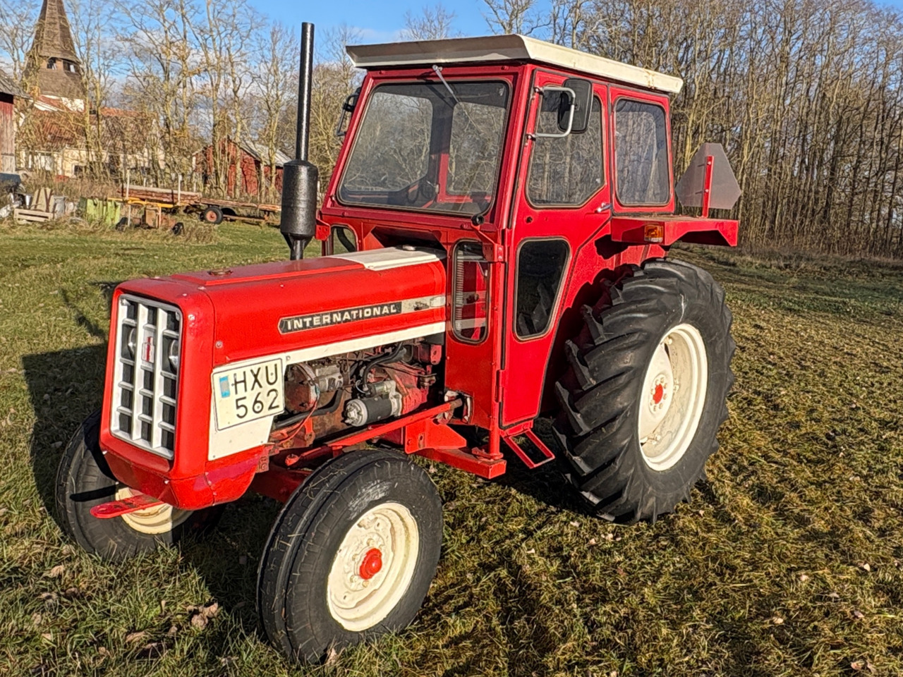 International 444 - Farm tractor: picture 1 International 444 - Farm tractor: picture 1