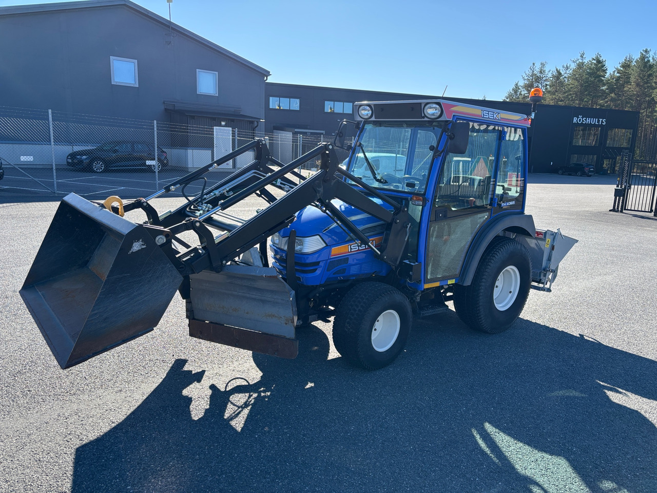 Iseki TH4365 - Farm tractor: picture 1 Iseki TH4365 - Farm tractor: picture 1