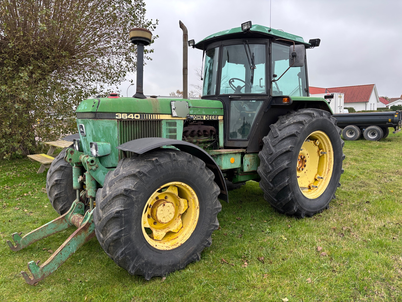 John Deere 3640 - Farm tractor: picture 1 John Deere 3640 - Farm tractor: picture 1
