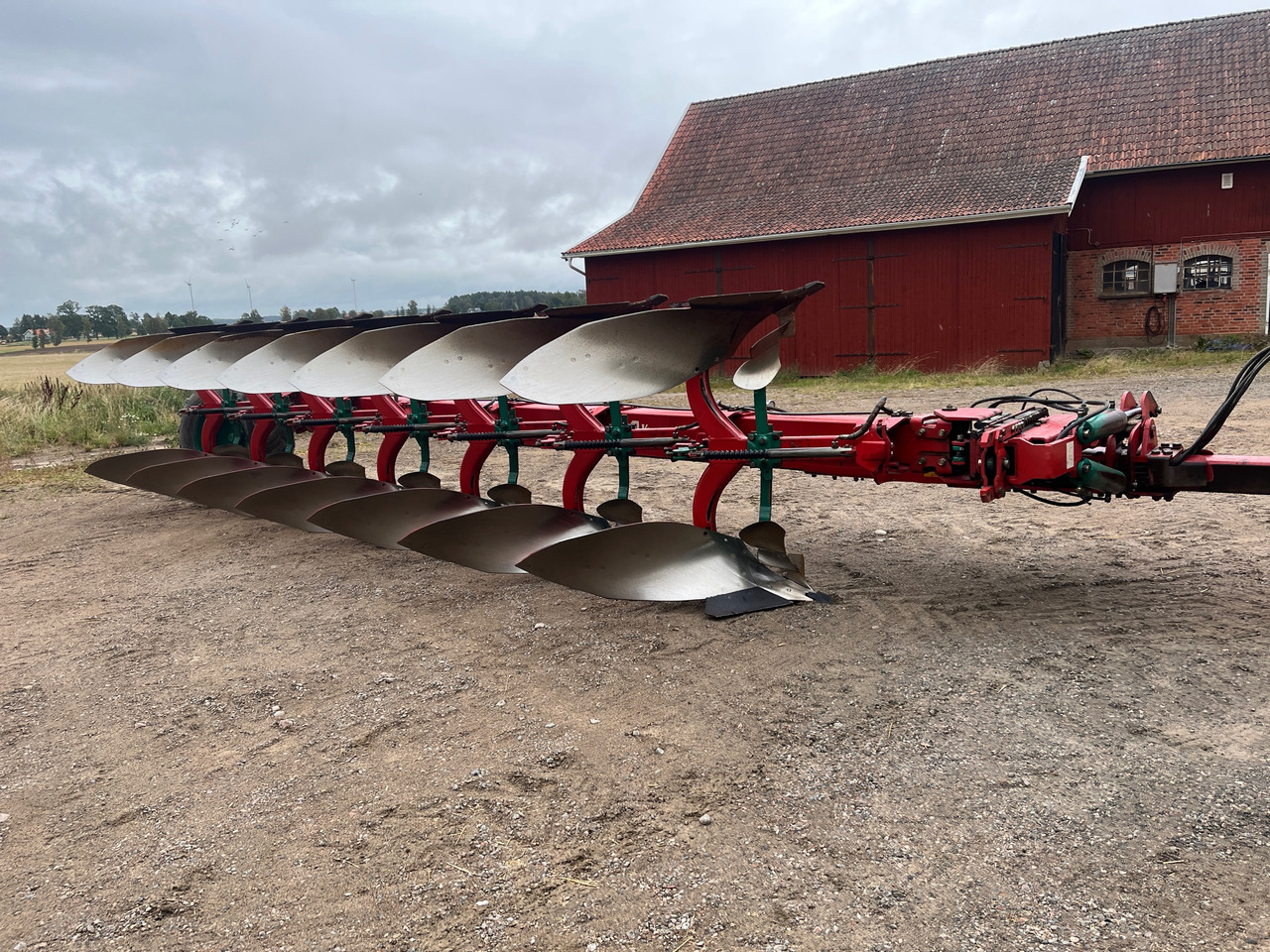 Kverneland PB 100-28 - Plow: picture 1 Kverneland PB 100-28 - Plow: picture 1