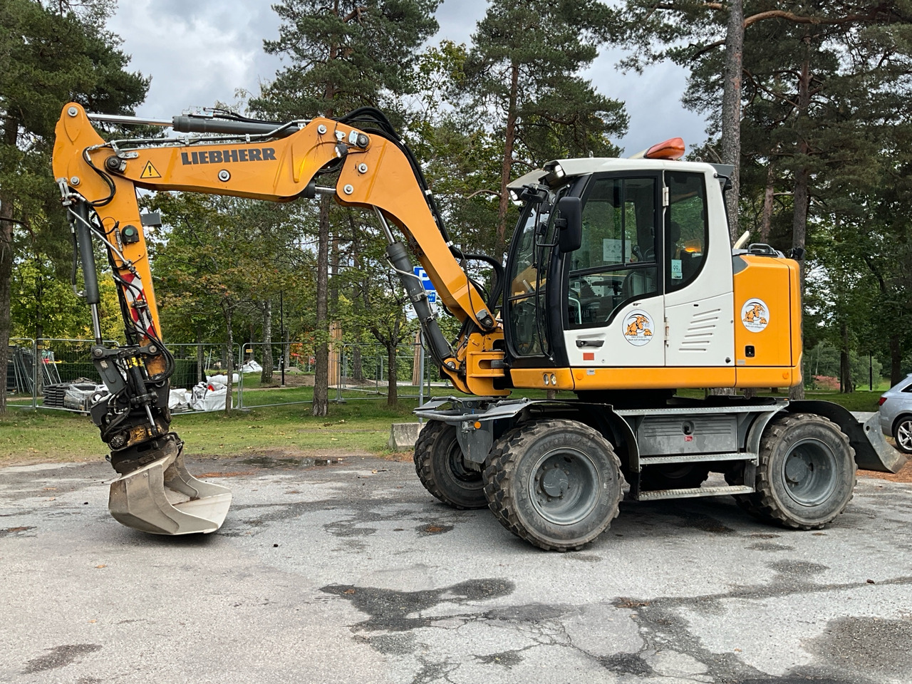 Liebherr A 910 Compact Litronic - Excavator: picture 1 Liebherr A 910 Compact Litronic - Excavator: picture 1