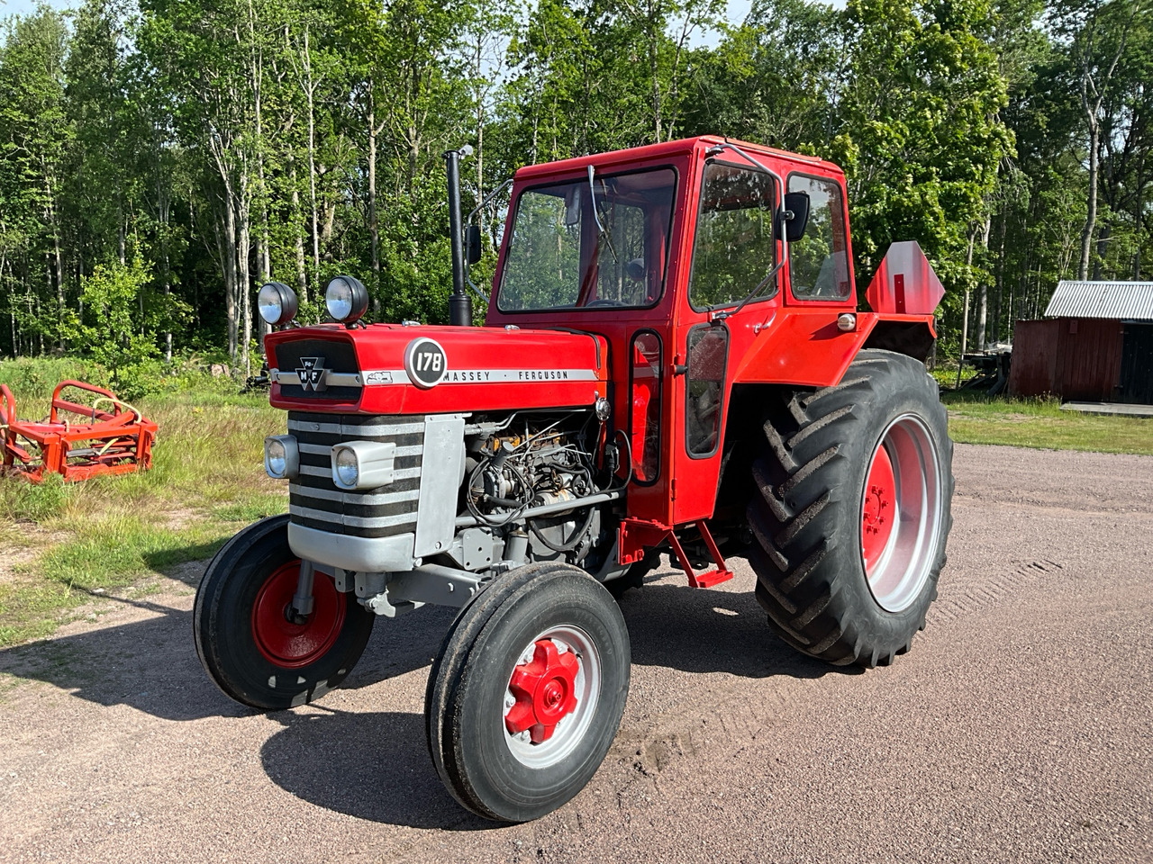 Massey Ferguson 178 - Farm tractor: picture 1 Massey Ferguson 178 - Farm tractor: picture 1