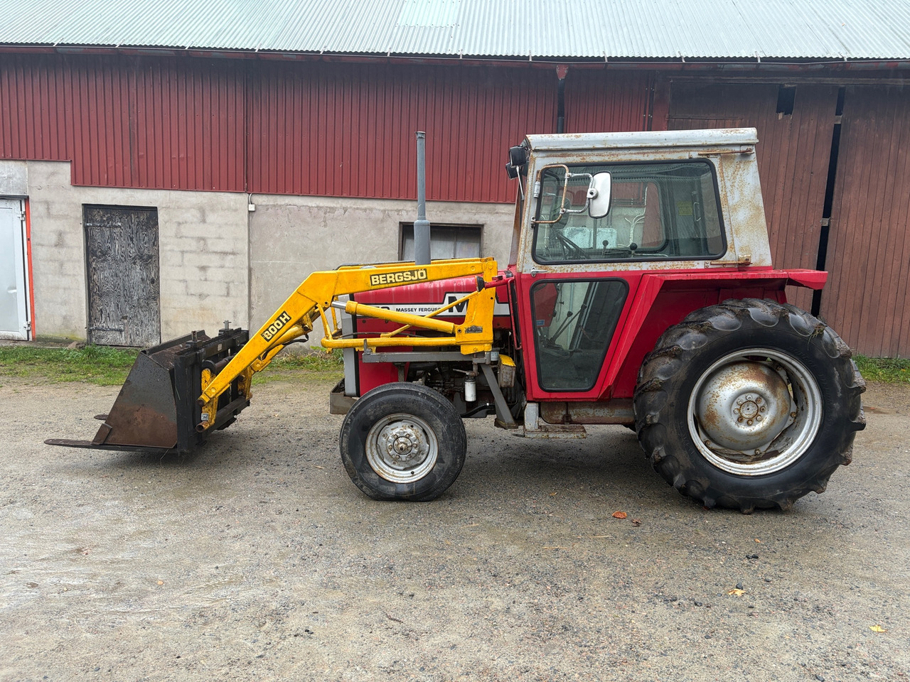Massey Ferguson 550 - Farm tractor: picture 1 Massey Ferguson 550 - Farm tractor: picture 1