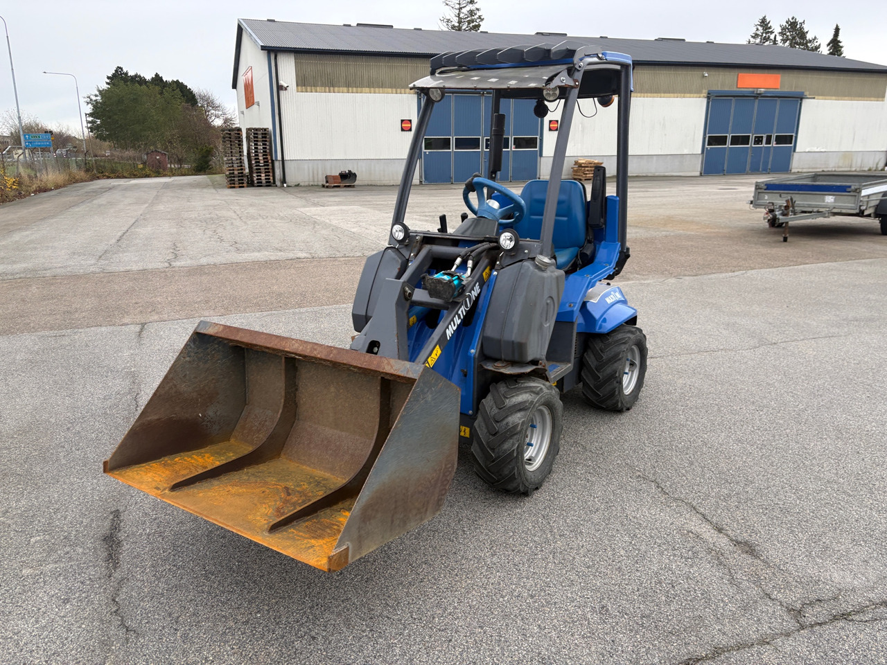 Multi M1 2.3 EFI - Compact loader: picture 1 Multi M1 2.3 EFI - Compact loader: picture 1