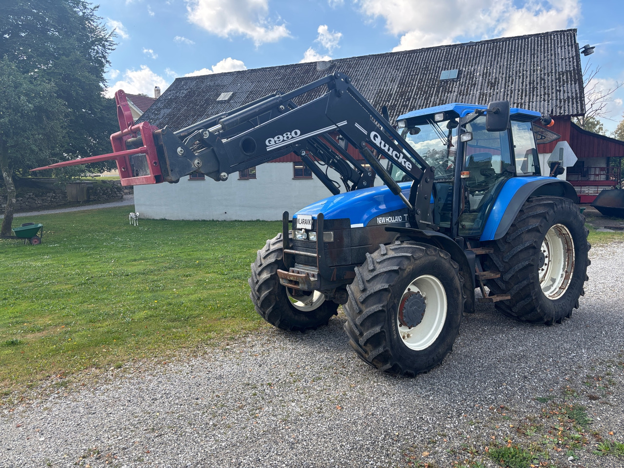 New Holland TM150 - Farm tractor: picture 1 New Holland TM150 - Farm tractor: picture 1