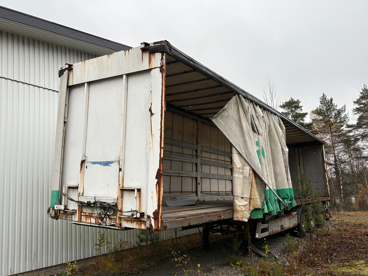 Renders  - Curtainsider semi-trailer: picture 1 Renders  - Curtainsider semi-trailer: picture 1