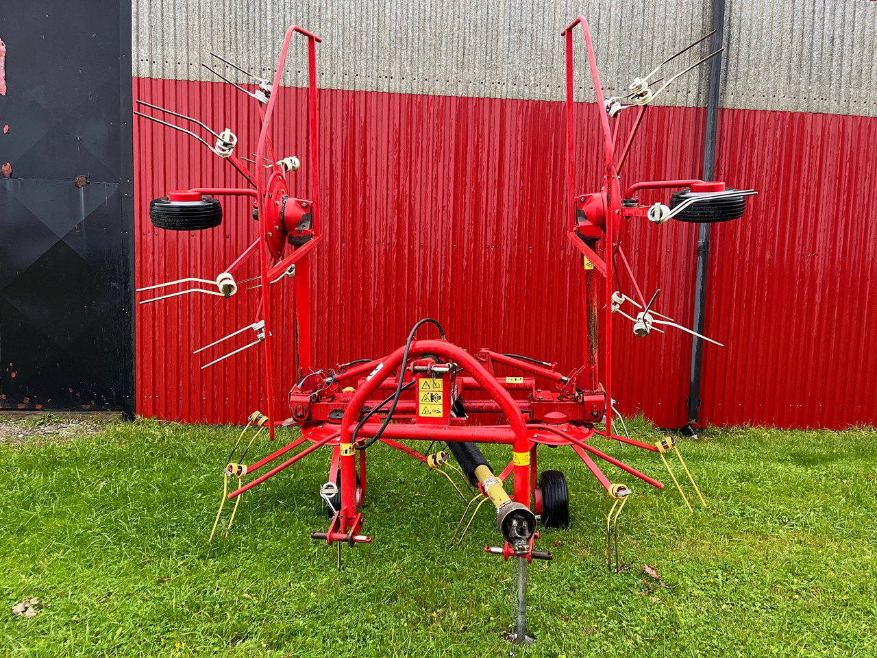 SIP Spider 550H - Tedder/ Rake: picture 1 SIP Spider 550H - Tedder/ Rake: picture 1