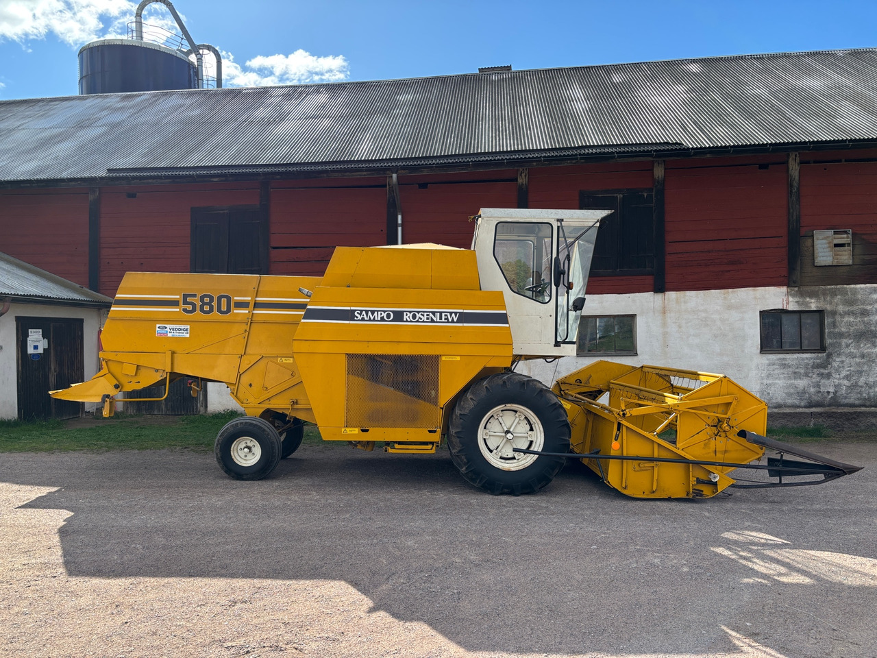 Sampo Rosenlew 580 - Combine harvester: picture 1 Sampo Rosenlew 580 - Combine harvester: picture 1