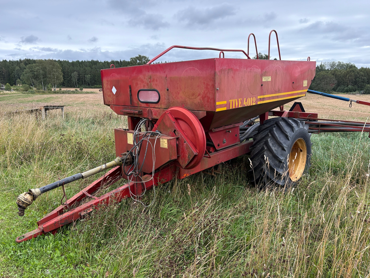 Tive 4012 - Fertilizer spreader: picture 1 Tive 4012 - Fertilizer spreader: picture 1