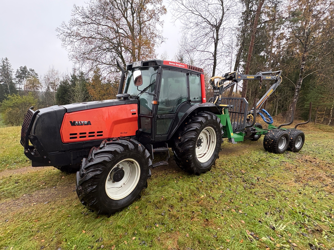 Valtra 6200 - Farm tractor: picture 1 Valtra 6200 - Farm tractor: picture 1