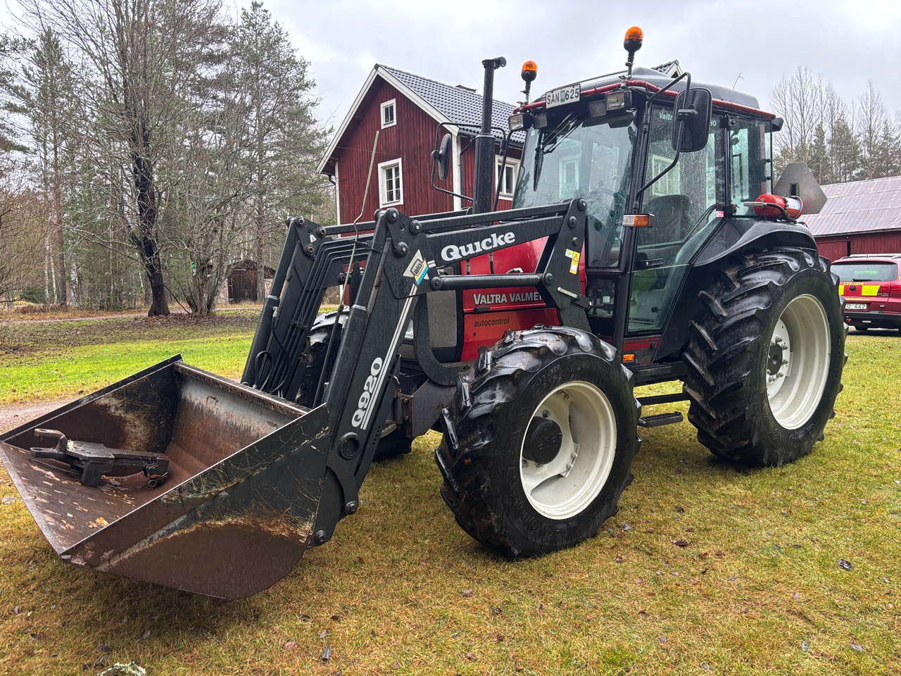 Valtra Valmet 700-4 - Farm tractor: picture 1 Valtra Valmet 700-4 - Farm tractor: picture 1