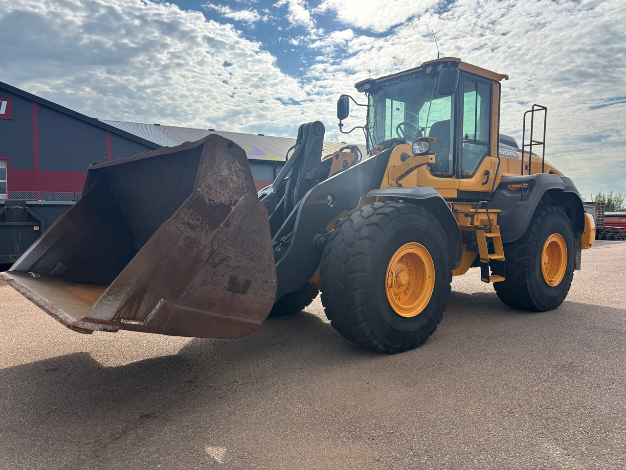 Volvo L110H - Wheel loader: picture 1 Volvo L110H - Wheel loader: picture 1