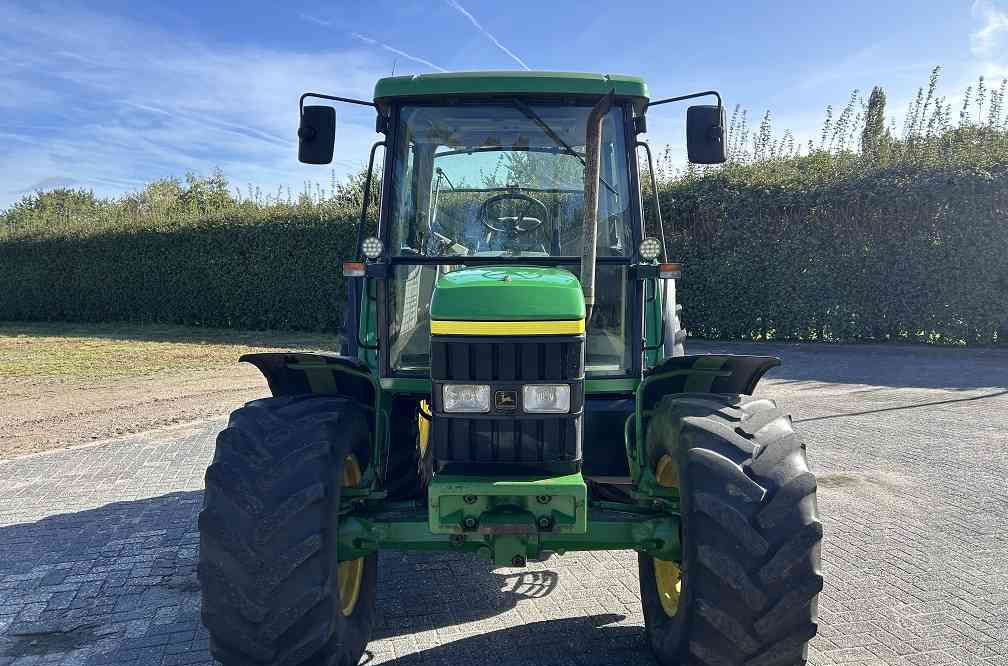 John Deere 6210 - Farm tractor: picture 5 John Deere 6210 - Farm tractor: picture 5