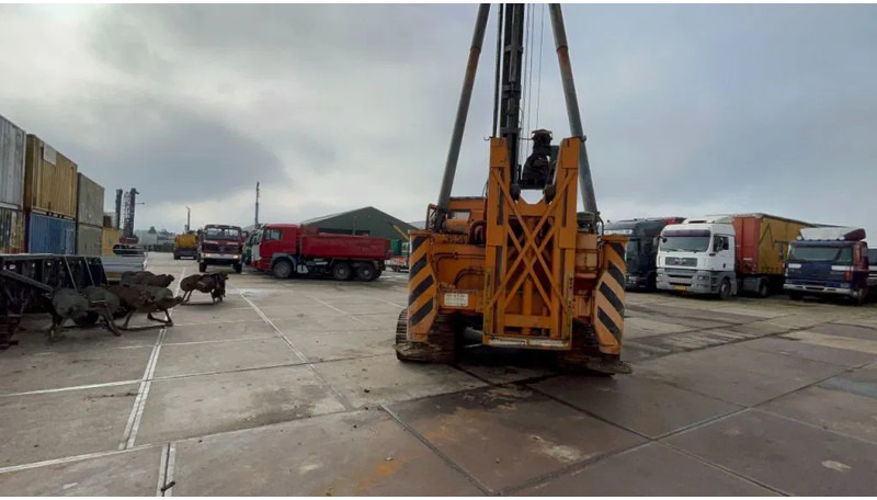 Drilling rig Hitachi EX200 LC Driller: picture 12