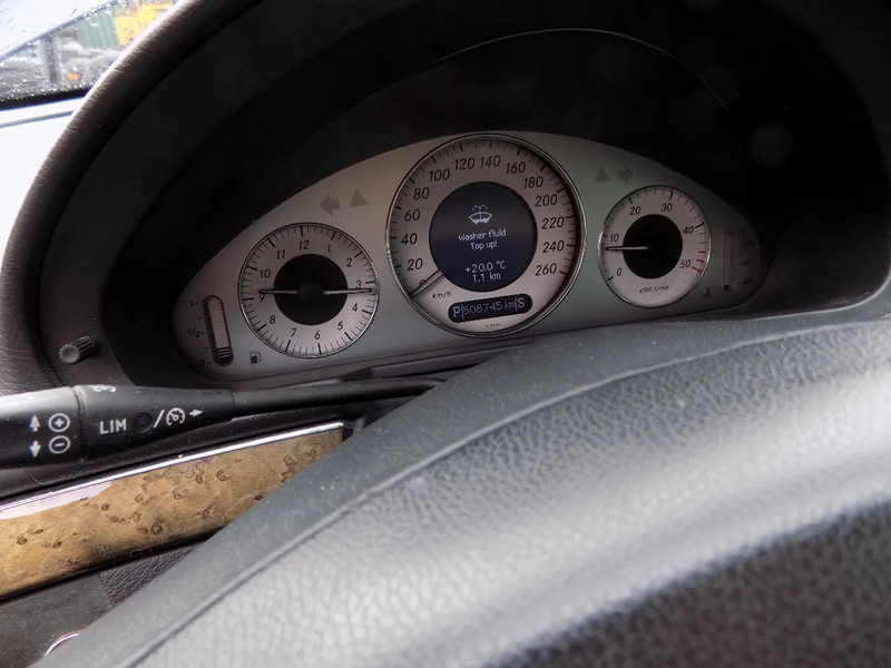 Car Mercedes-Benz E-Klasse 320 CDI sedan avantgarde: picture 12 Car Mercedes-Benz E-Klasse 320 CDI sedan avantgarde: picture 12