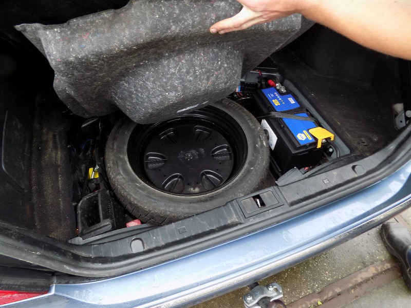 Car Mercedes-Benz E-Klasse 320 CDI sedan avantgarde: picture 14 Car Mercedes-Benz E-Klasse 320 CDI sedan avantgarde: picture 14