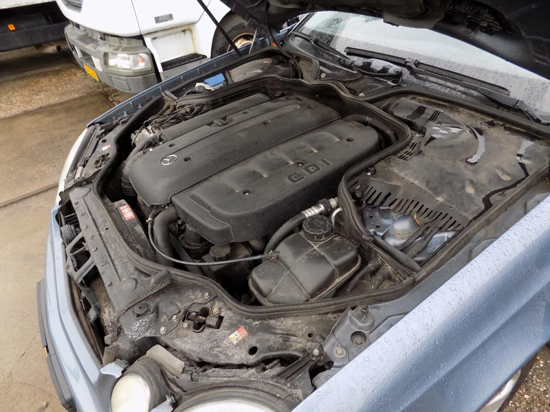 Car Mercedes-Benz E-Klasse 320 CDI sedan avantgarde: picture 13 Car Mercedes-Benz E-Klasse 320 CDI sedan avantgarde: picture 13