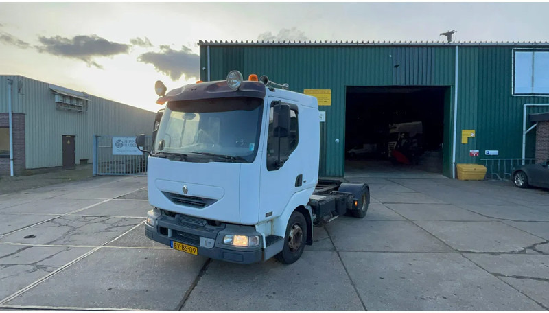 Renault Midlum Renault Midlum - Tractor unit: picture 4 Renault Midlum Renault Midlum - Tractor unit: picture 4