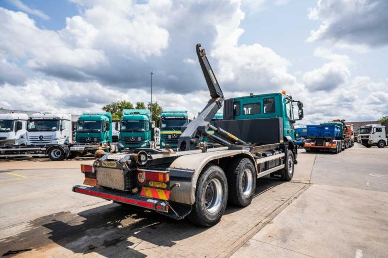 Iveco TRAKKER 360-6x4-PALFINGER - Hook lift truck: picture 4 Iveco TRAKKER 360-6x4-PALFINGER - Hook lift truck: picture 4