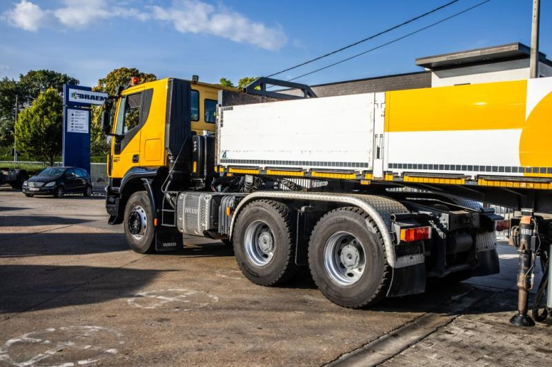 Dropside/ Flatbed truck, Crane truck Iveco TRAKKER 450-6X4-BIG AXLES: picture 8 Dropside/ Flatbed truck, Crane truck Iveco TRAKKER 450-6X4-BIG AXLES: picture 8
