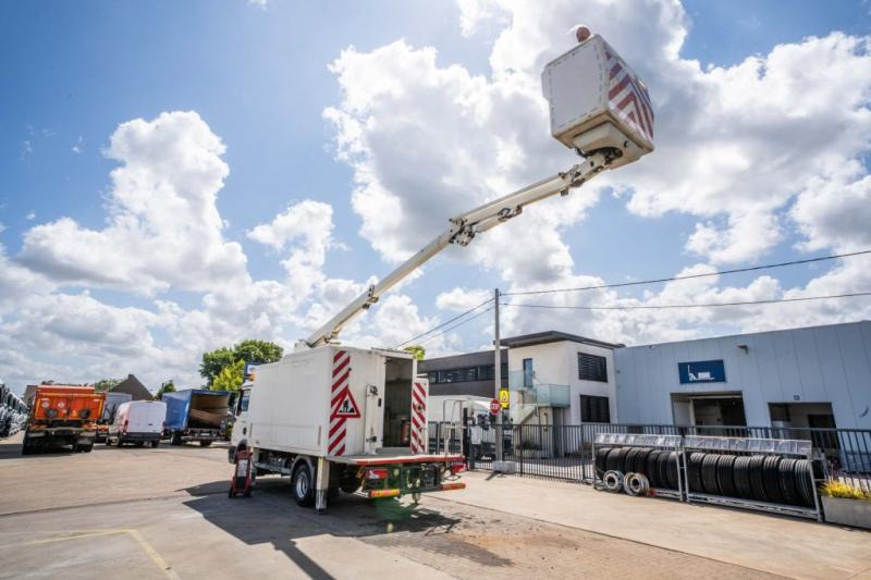 MAN TGL 12.180 BB - COMET 151 TAL - Truck mounted aerial platform: picture 5 MAN TGL 12.180 BB - COMET 151 TAL - Truck mounted aerial platform: picture 5