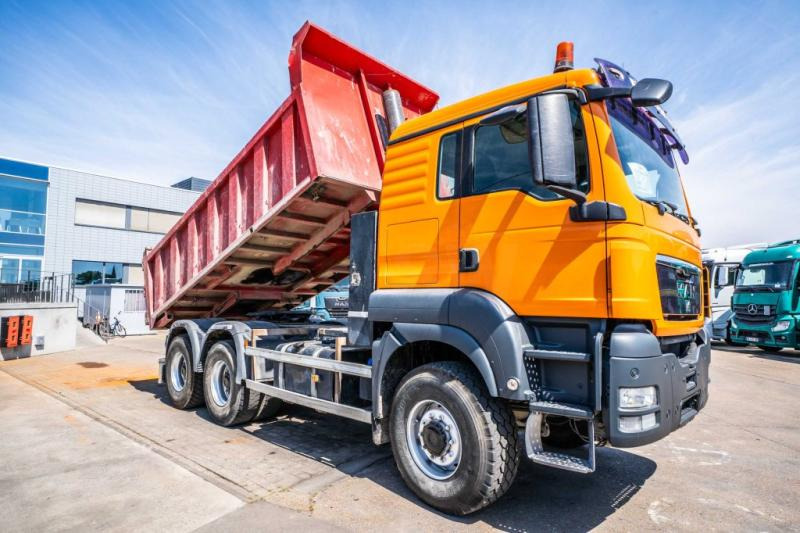 MAN TGS 33.440 BB TIPPER / TRACTOR - Tipper: picture 2 MAN TGS 33.440 BB TIPPER / TRACTOR - Tipper: picture 2