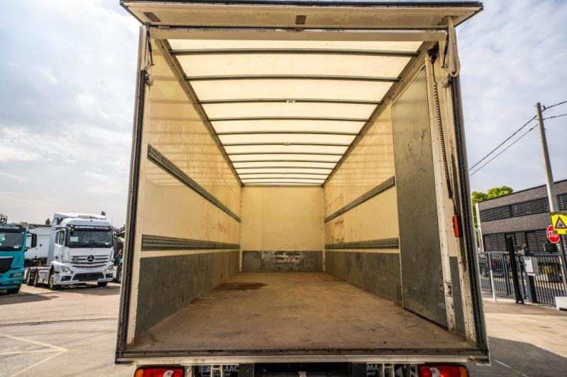 Box truck Renault D250 16T.- 36000 KM +DHOLLANDIA 2T.: picture 7