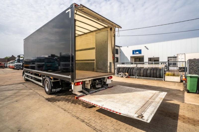 Box truck Renault D250 16T.- 36000 KM +DHOLLANDIA 2T.: picture 8