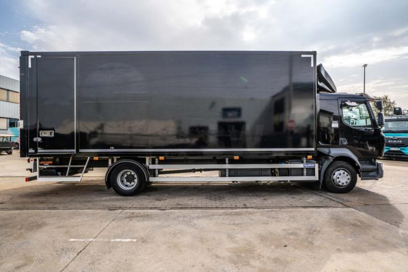 Renault D250 16T.- 36000 KM +DHOLLANDIA 2T. - Box truck: picture 3 Renault D250 16T.- 36000 KM +DHOLLANDIA 2T. - Box truck: picture 3