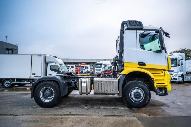 Mercedes AROCS 2045 AS (cardan) - Tractor unit: picture 3 Mercedes AROCS 2045 AS (cardan) - Tractor unit: picture 3