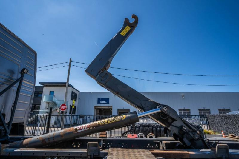 Volvo FH 480 -E5 + PALFINGER - Hook lift truck: picture 2 Volvo FH 480 -E5 + PALFINGER - Hook lift truck: picture 2