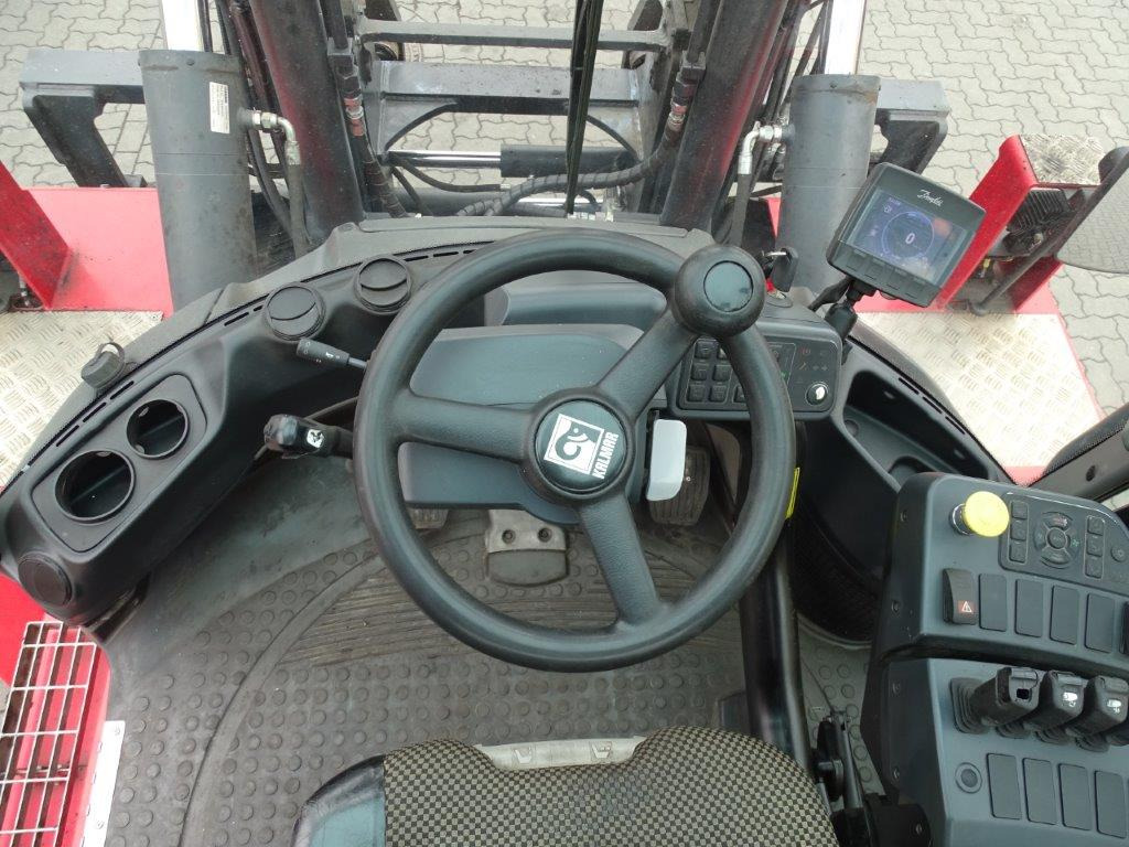 Diesel forklift Kalmar DCG100-6 - NEUE GABELN: picture 8