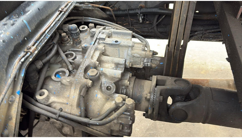 Vacuum truck MAN 18.232 (MANUAL PUMP / POMPE MANUELLE / 11.000L): picture 16