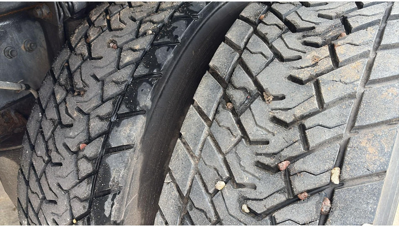 Vacuum truck MAN 18.232 (MANUAL PUMP / POMPE MANUELLE / 11.000L): picture 13