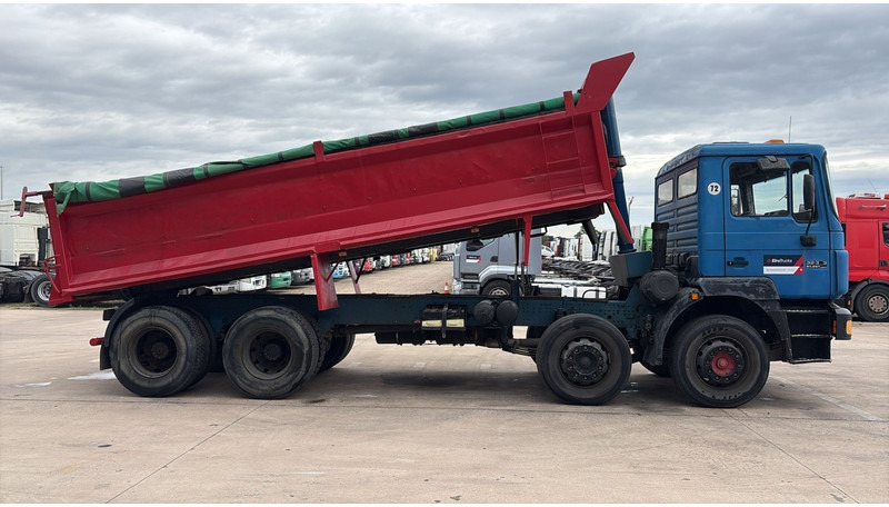MAN 32.343 (LAMES / STEEL SUSP. / 8X4 / GRAND PONT / BIG AXLE) - Tipper: picture 3 MAN 32.343 (LAMES / STEEL SUSP. / 8X4 / GRAND PONT / BIG AXLE) - Tipper: picture 3