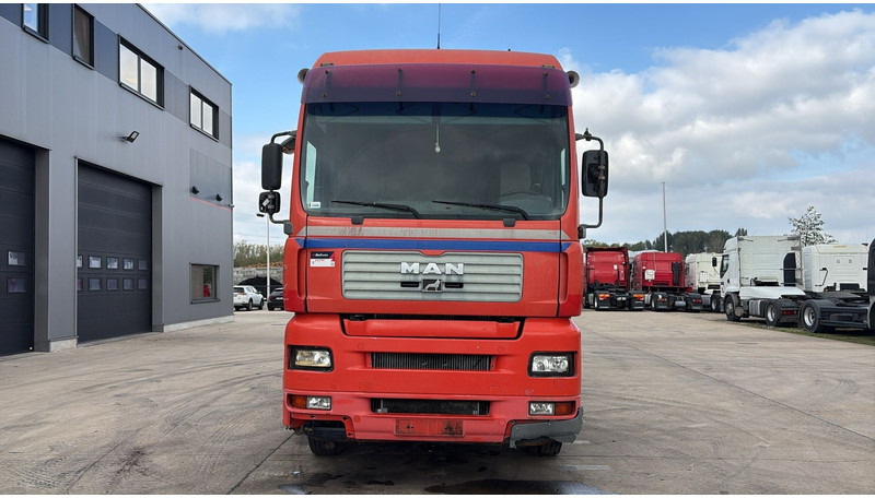 MAN TGA 18.410 (POMPE MANUELLE / MANUAL PUMP / BOITE MANUELLE / MANUAL GEARBOX) - Cab chassis truck: picture 2 MAN TGA 18.410 (POMPE MANUELLE / MANUAL PUMP / BOITE MANUELLE / MANUAL GEARBOX) - Cab chassis truck: picture 2