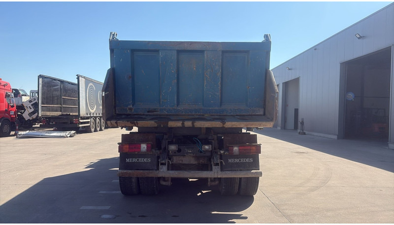 Mercedes-Benz Actros 3240 (LAMES / GRAND PONT / EURO 2 / V6 / TRES PROPRE) - Tipper: picture 5 Mercedes-Benz Actros 3240 (LAMES / GRAND PONT / EURO 2 / V6 / TRES PROPRE) - Tipper: picture 5