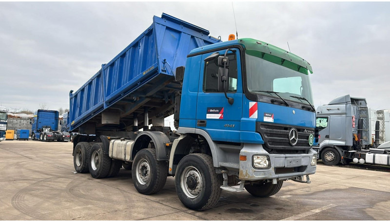 Mercedes-Benz Actros 4141 (8X6 / EPS / PARFAIT ETAT / TOP CONDITION / V6 / MP2 / BIG AXLE / STEEL SUSP. / LAMES) - Tipper: picture 3 Mercedes-Benz Actros 4141 (8X6 / EPS / PARFAIT ETAT / TOP CONDITION / V6 / MP2 / BIG AXLE / STEEL SUSP. / LAMES) - Tipper: picture 3