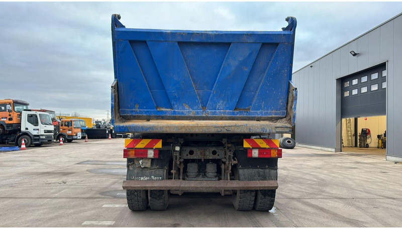 Mercedes-Benz Actros 4141 (8X6 / EPS / PARFAIT ETAT / TOP CONDITION / V6 / MP2 / BIG AXLE / STEEL SUSP. / LAMES) - Tipper: picture 5 Mercedes-Benz Actros 4141 (8X6 / EPS / PARFAIT ETAT / TOP CONDITION / V6 / MP2 / BIG AXLE / STEEL SUSP. / LAMES) - Tipper: picture 5