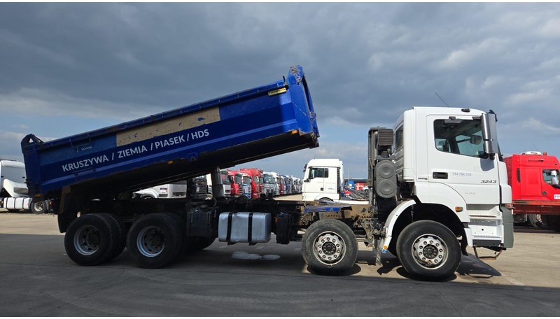 Mercedes-Benz Axor 3243 (BOITE MANUELLE / MANUAL GEARBOX / LAMES / 8X4 / MANUAL GETRIEBE) - Tipper: picture 3 Mercedes-Benz Axor 3243 (BOITE MANUELLE / MANUAL GEARBOX / LAMES / 8X4 / MANUAL GETRIEBE) - Tipper: picture 3