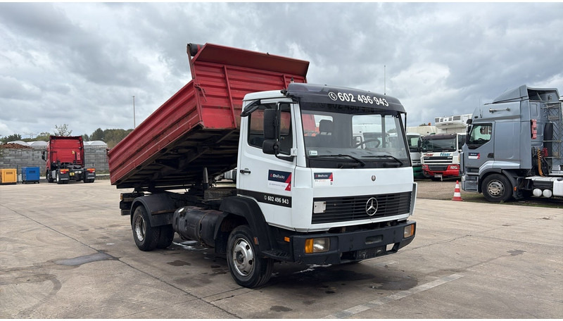 Mercedes-Benz SK 814 (SPER / AUXILAIRY / MANUAL PUMP / STEEL SUSP. / 6 CYLINDER / 3 WAY TIPPER / PERFECT) - Tipper: picture 3 Mercedes-Benz SK 814 (SPER / AUXILAIRY / MANUAL PUMP / STEEL SUSP. / 6 CYLINDER / 3 WAY TIPPER / PERFECT) - Tipper: picture 3
