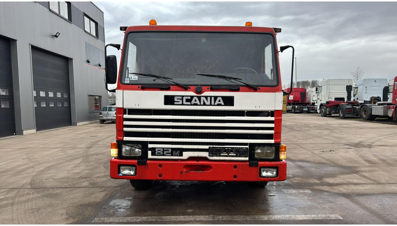 Scania 82 - 210 (LAMES / STEEL SUSP. / POMPE MANUELLE / MANUAL PUMP) - Cab chassis truck: picture 2 Scania 82 - 210 (LAMES / STEEL SUSP. / POMPE MANUELLE / MANUAL PUMP) - Cab chassis truck: picture 2