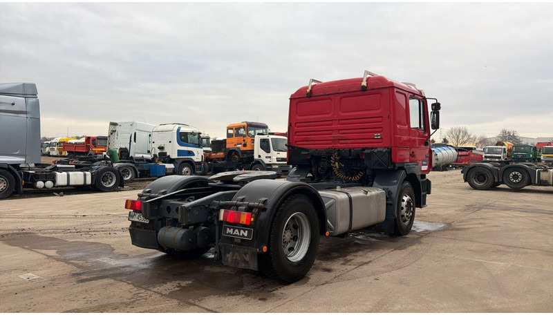 MAN 19.403 (6 CYLINDER / EURO 2 / MANUAL GEARBOX) - Tractor unit: picture 4 MAN 19.403 (6 CYLINDER / EURO 2 / MANUAL GEARBOX) - Tractor unit: picture 4